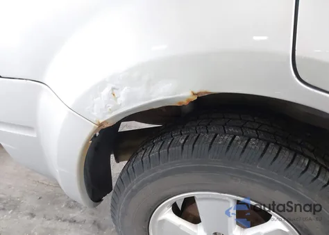 2010 Ford Escape Xlt z USA, uszkodzony, nr VIN 1FMCU0D71AKD18929